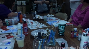 By setting our homeschool books aside before the middle of December, we are able to do a few fun activities.  Even mom too a craft class for MOM... as in not helping a child at a class. 
